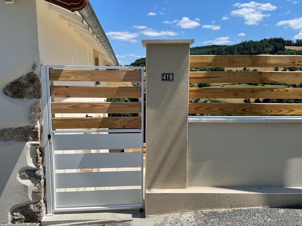 Portail extérieur