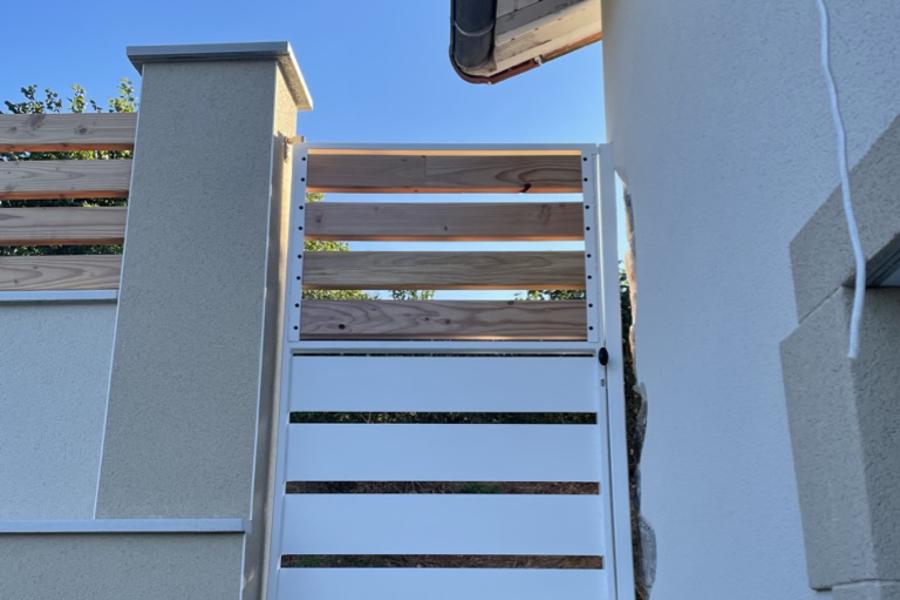 Portail sur mesure : Fusion métal et bois